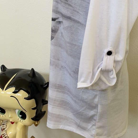A.R.T.W. Rose Print White Top Size S - Picture 3 of 4